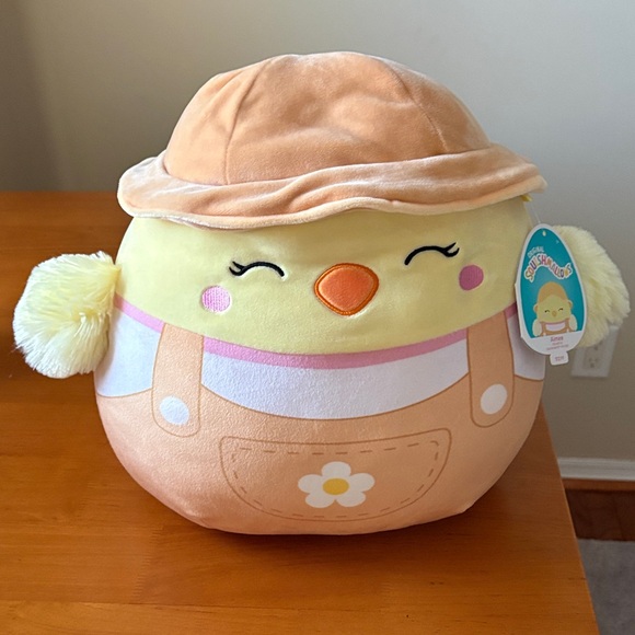 Squishmallows Other - Squishmallows Peach Hat Chick Plush in Yellow & Peach